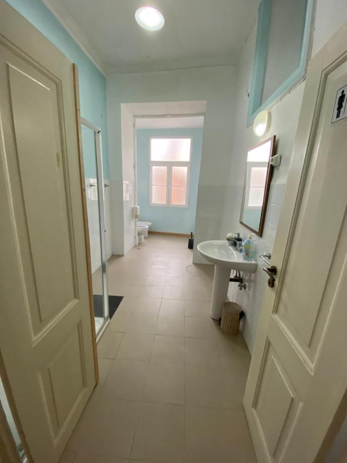 Nature Chiado 2- Cozy Little Double Room With Shared Bathroom Lizbona Zewnętrze zdjęcie